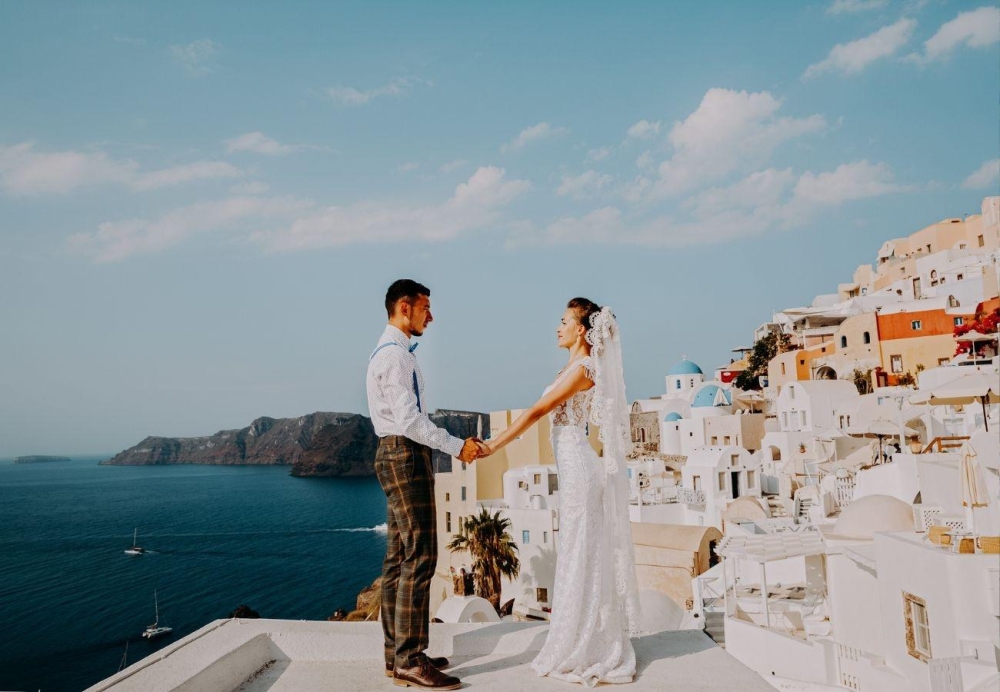 Wedding photographer in Santorini Wedding photographer in Santorini