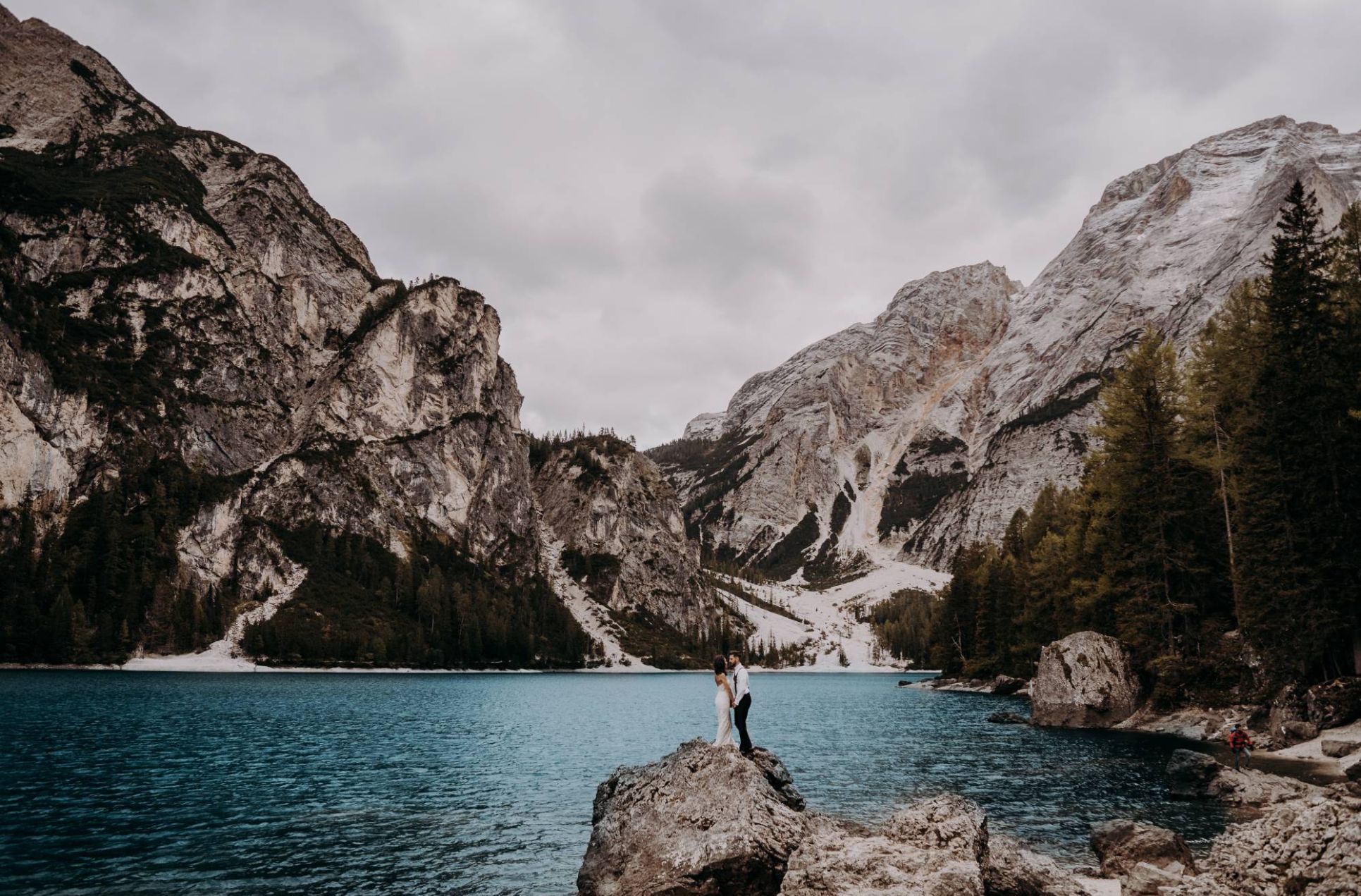 what is a destination wedding