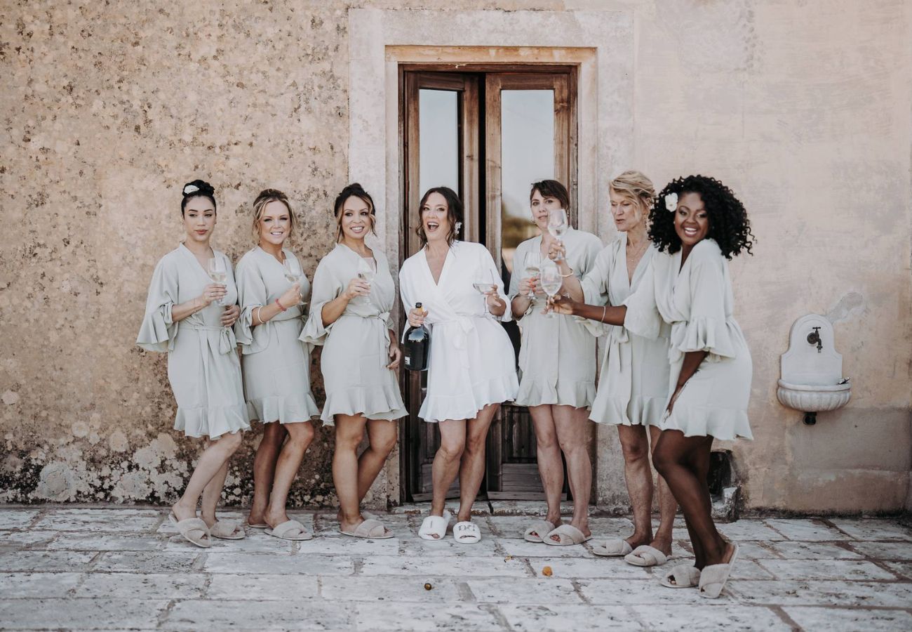wedding photographer style reportage