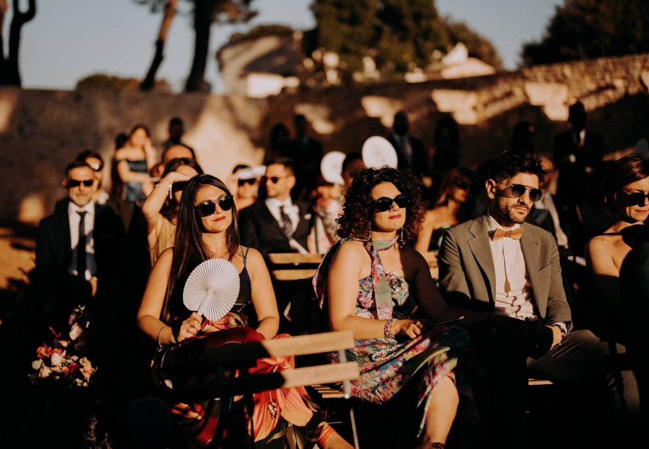 how to plan a small elopement wedding