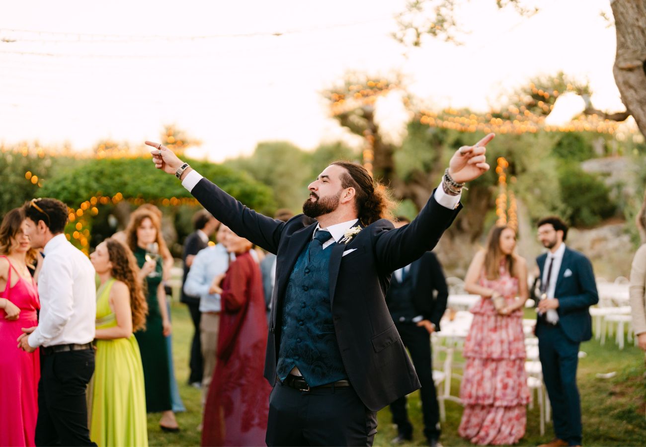 when is the best time to book a wedding photographer