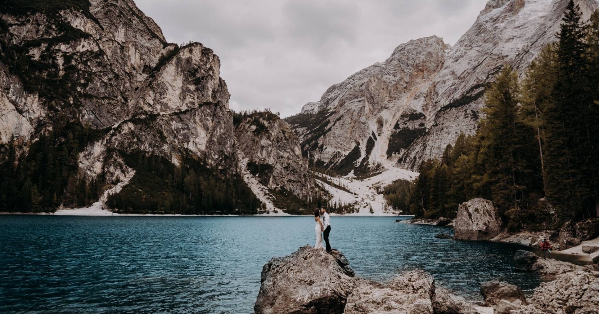 what is a destination wedding