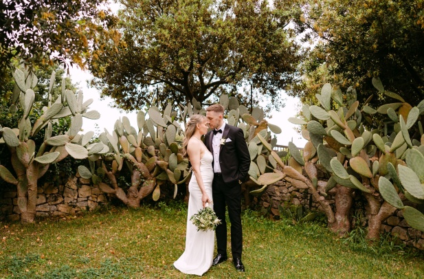 Come gestire il caldo durante un matrimonio estivo all’aperto?