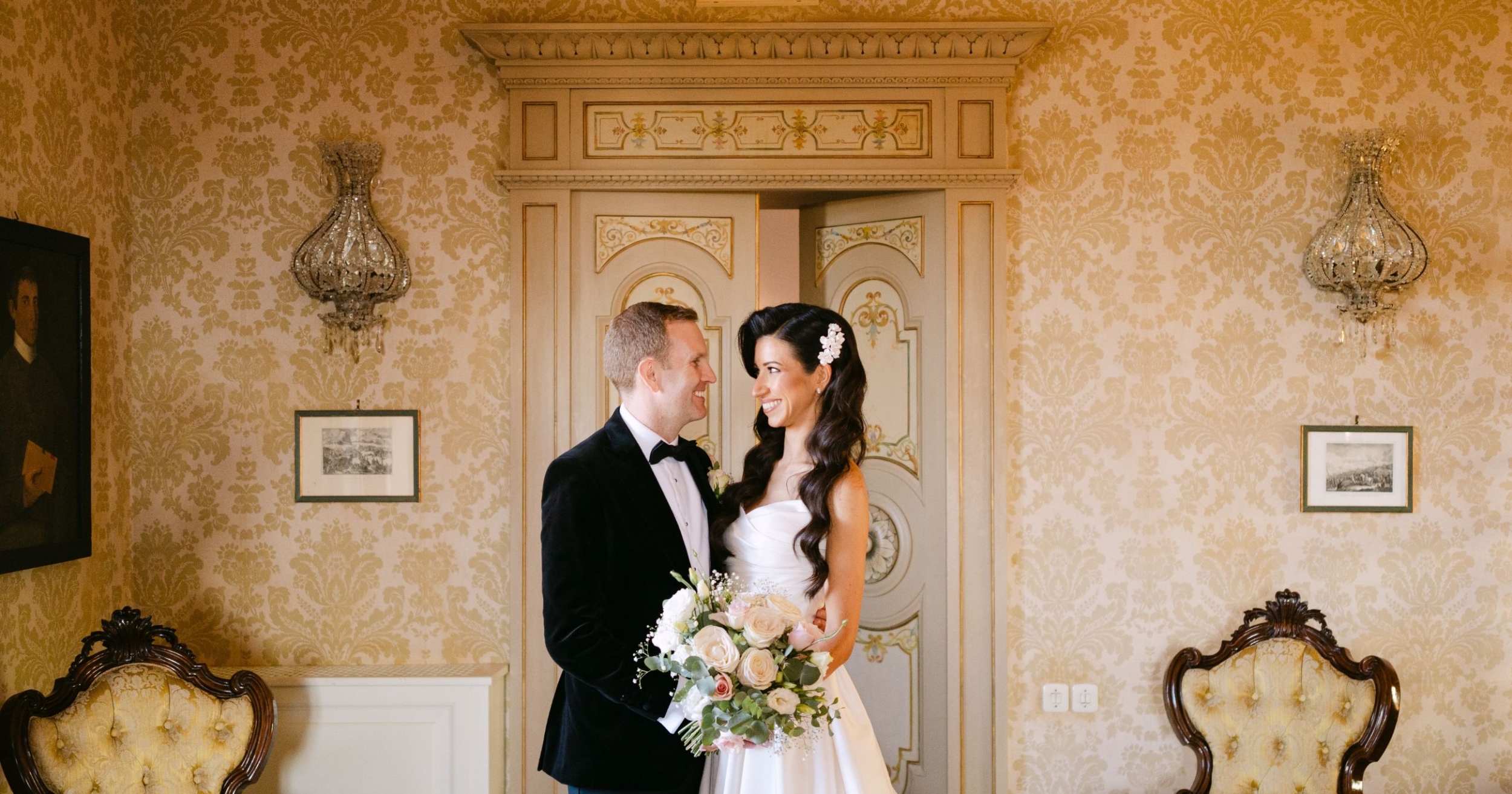 How to choose wedding photographer?